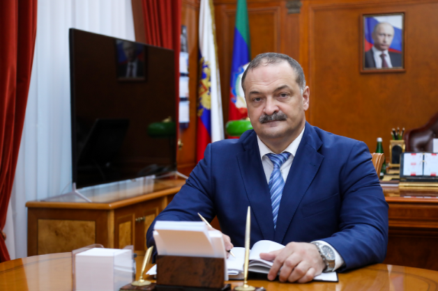 Сергей Меликов поздравил жителей Дагестана с Днем России