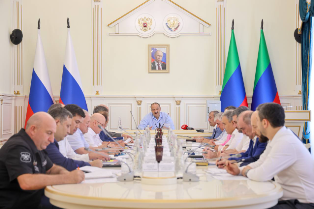 Сергей Меликов провел совещание по вопросам строительства объектов образования