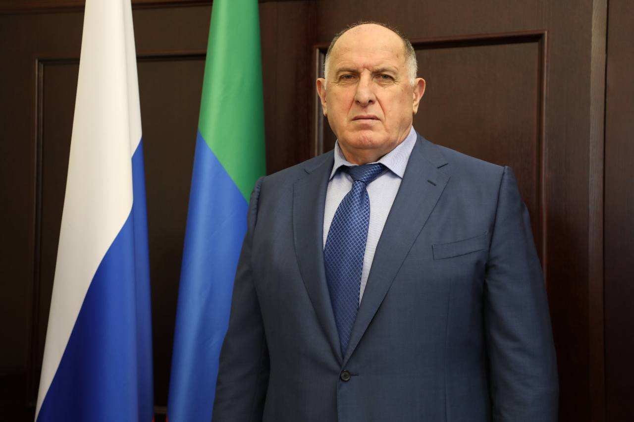 Абдулмуслим Абдулмуслимов поздравил работников прокуратуры с профессиональным праздником