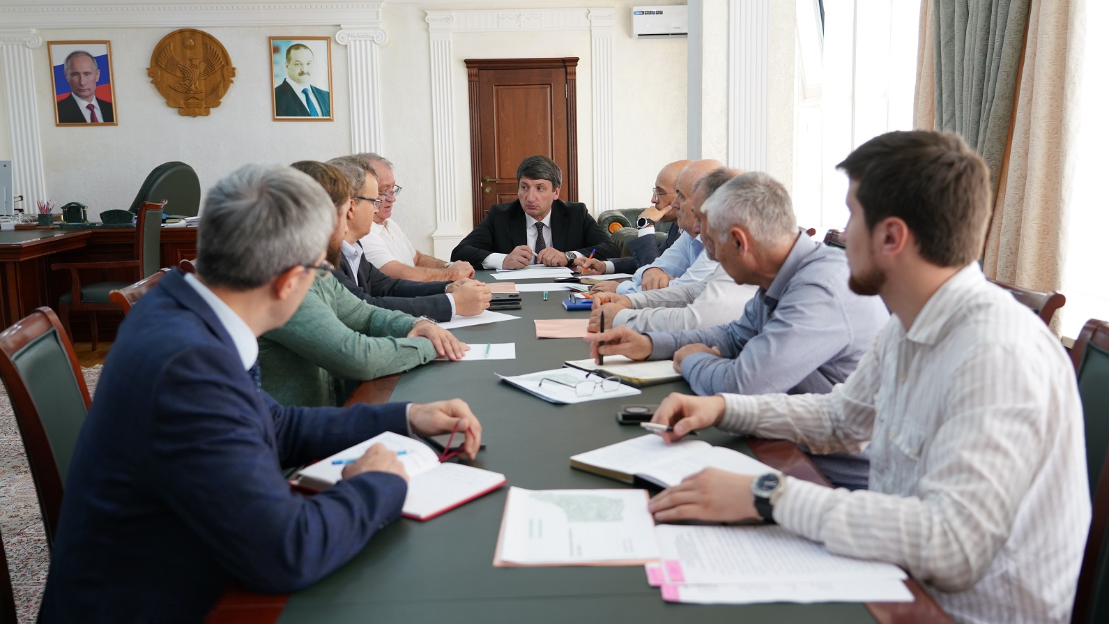 Зураб Куччаев провел встречу с руководителем ООО «Батыр-Бройлер» Аштаром Батыровым