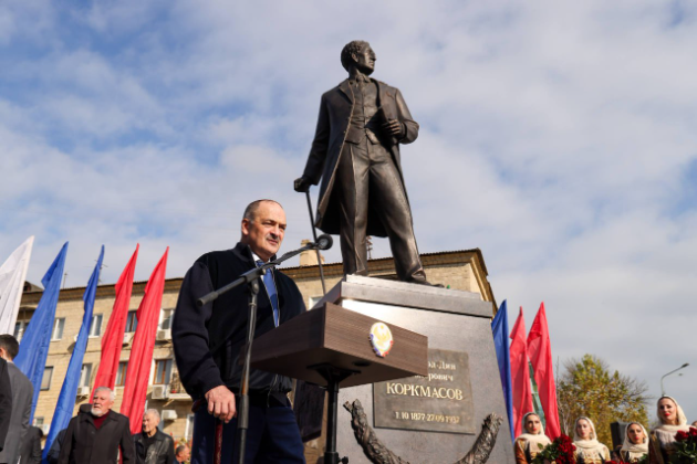 Сергей Меликов принял участие в открыли памятника Джелал-эд-Дину Коркмасову