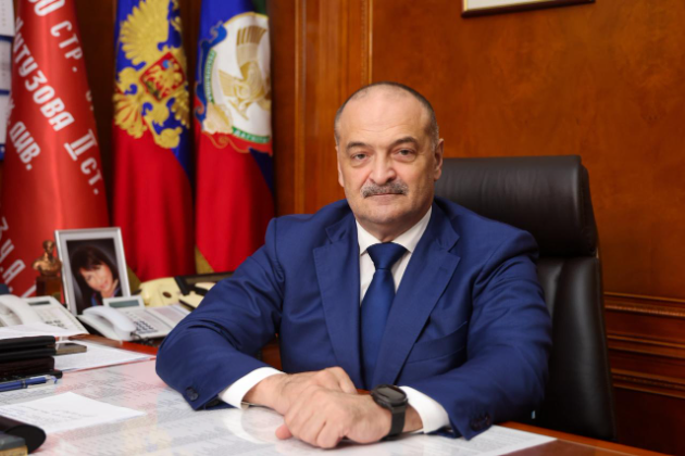 Сергей Меликов поздравил жительниц Дагестана с Днем матери
