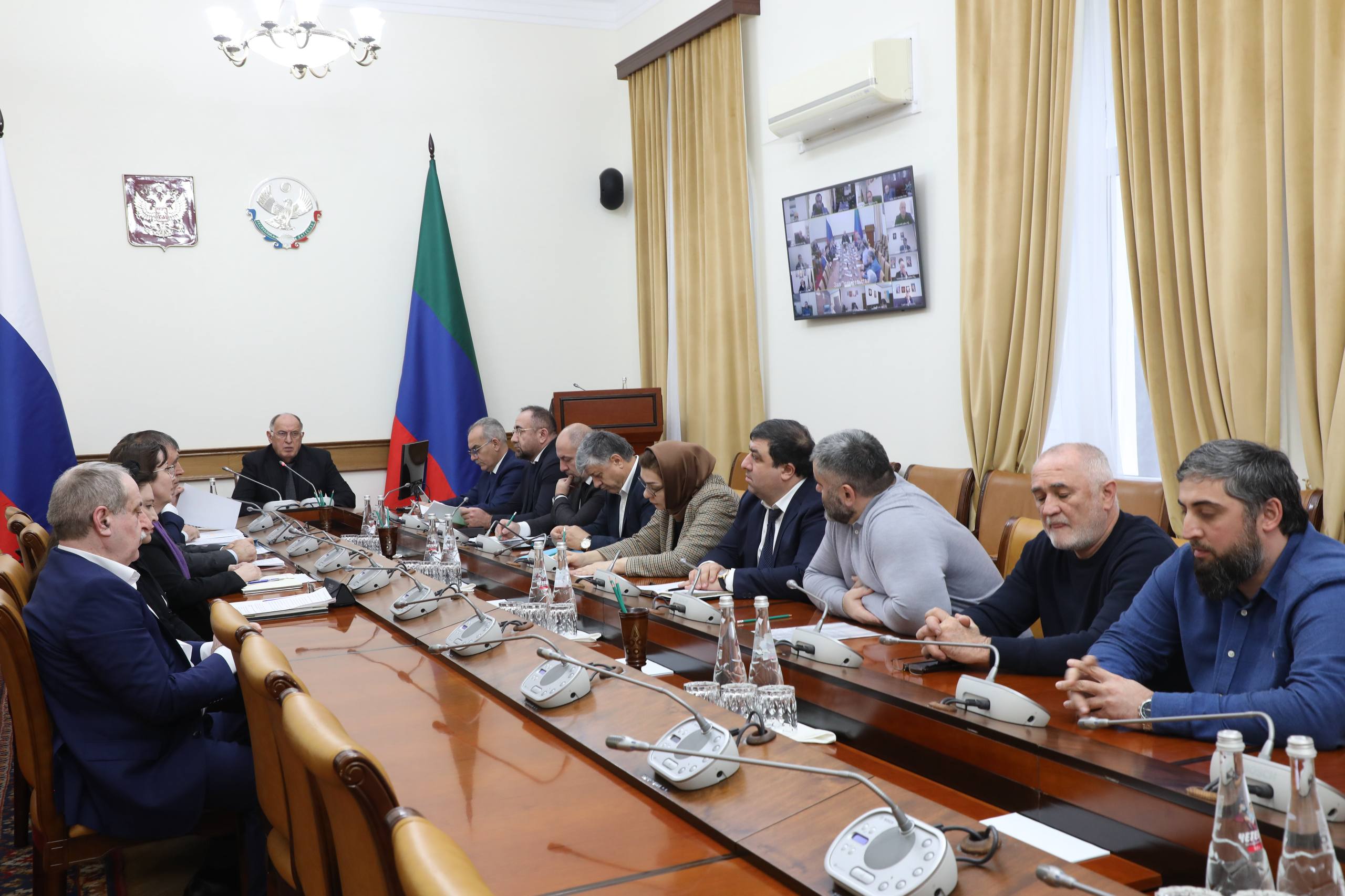 Абдулмуслим Абдулмуслимов провел совещание по вопросу обеспечения продовольственной безопасности в Дагестане