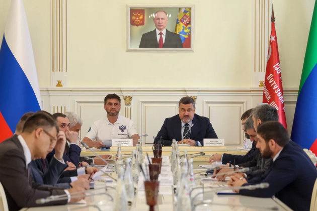 Фёдор Щукин и заместитель министра энергетики России Петр Конюшенко провели совещание по вопросу организацию энергосбытовой деятельности в Дагестане