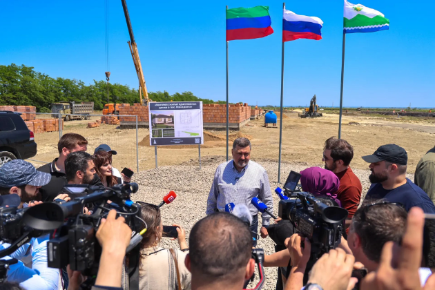 Фёдор Щукин ознакомился с ходом строительства жилья в поселке Мамедкала