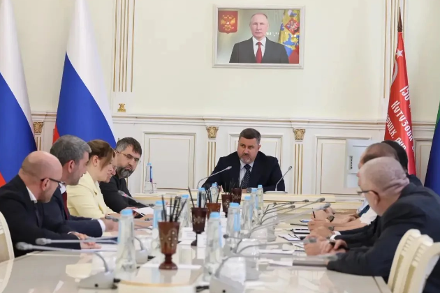 Фёдор Щукин провел совещание по ситуации с обеспечением Дагестана автомобильным топливом