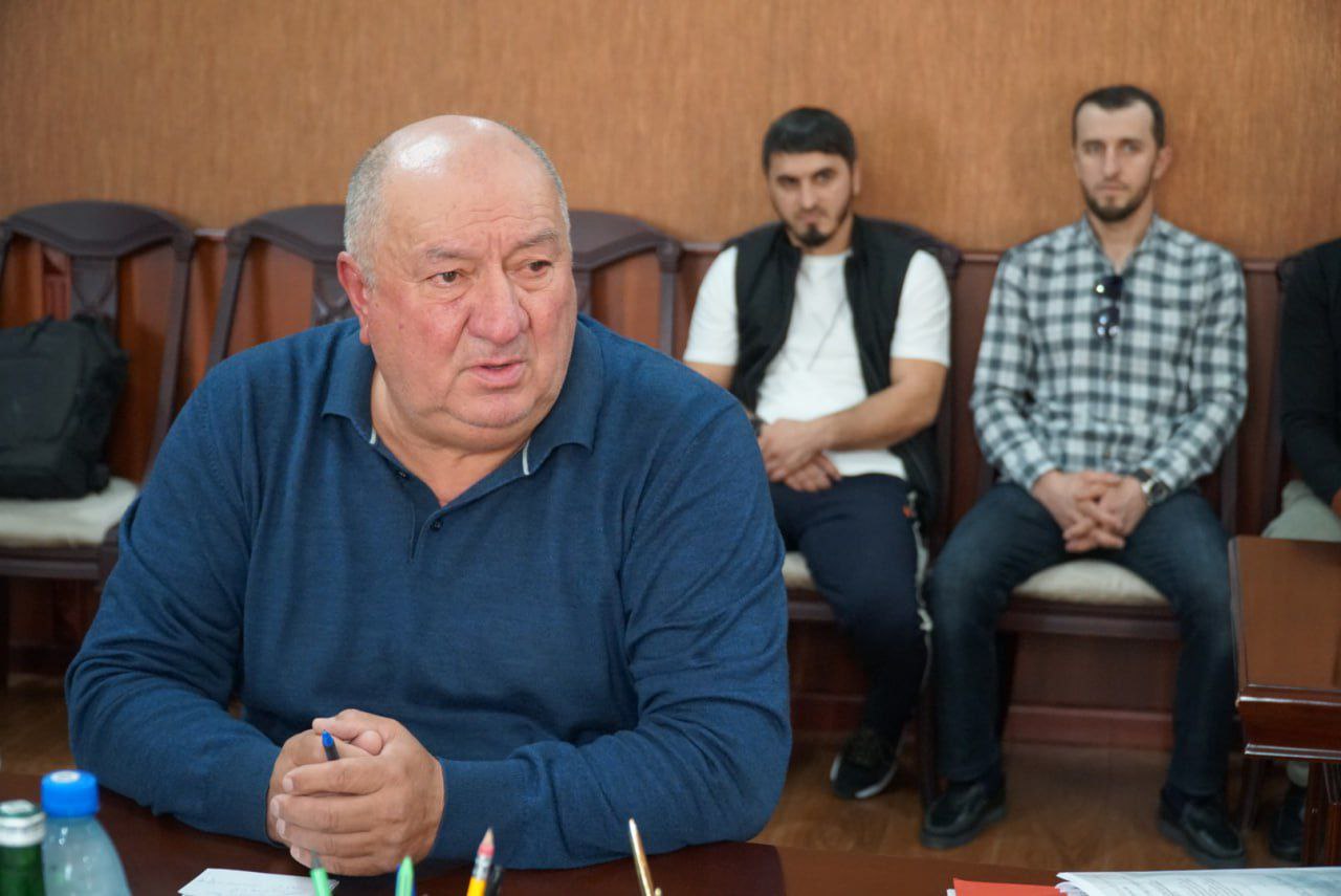 Зураб Куччаев провёл личный прием граждан в Казбековском районе