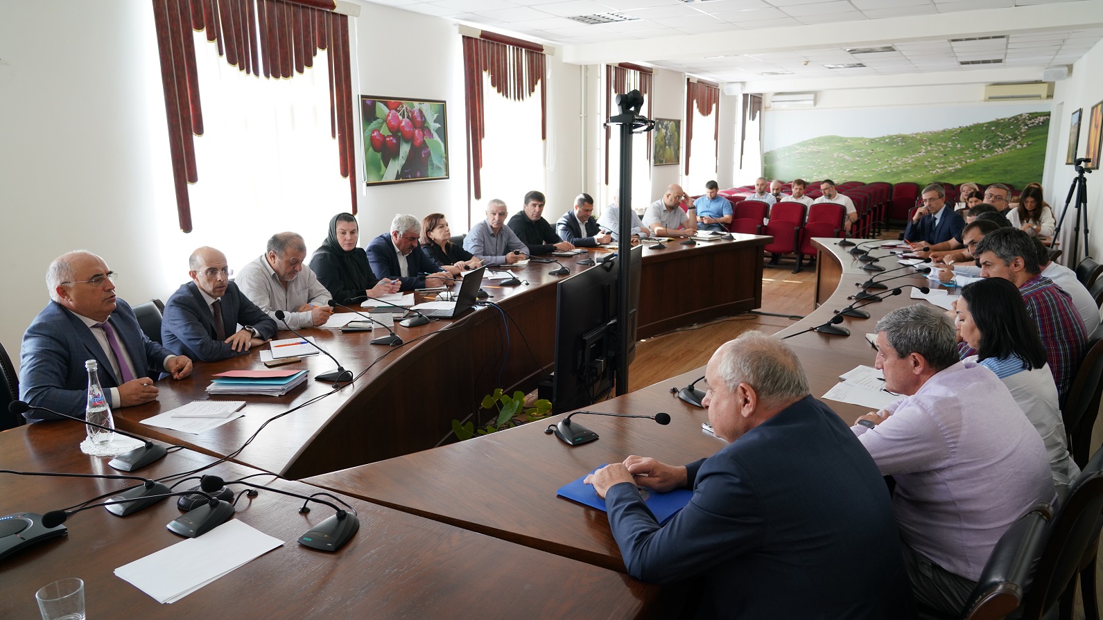 Зураб Куччаев провел совещание с руководителями подведомственных организаций