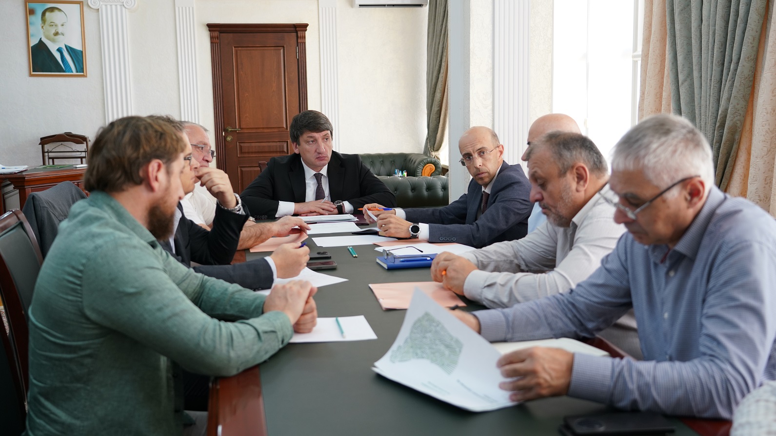 Зураб Куччаев провел встречу с руководителем ООО «Батыр-Бройлер» Аштаром Батыровым
