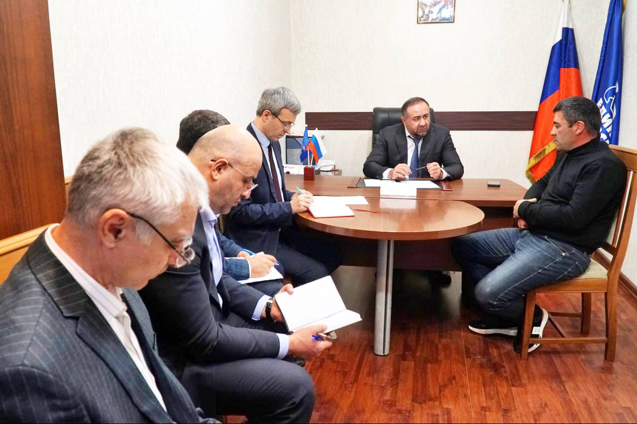 Шамиль Рамазанов провел прием граждан в Махачкале
