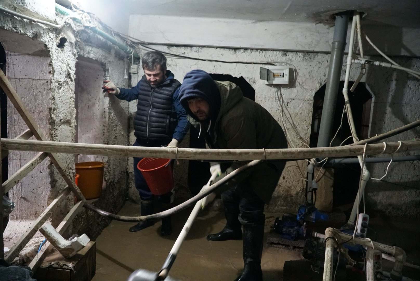 Работники Минсельхозпрода Дагестана организовали субботник в пострадавшей от паводков Мамедкале
