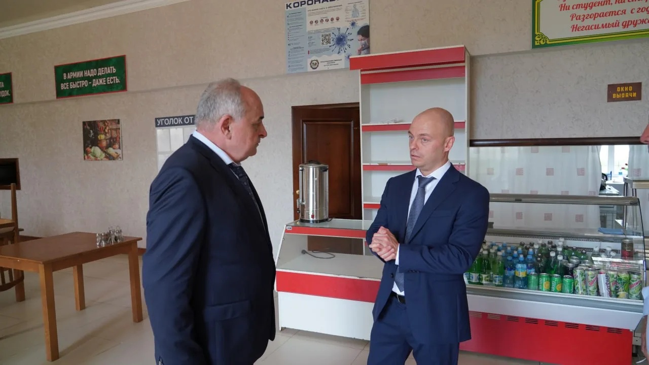 Иван Голуб посетил Сельскохозяйственный колледж в Буйнакске